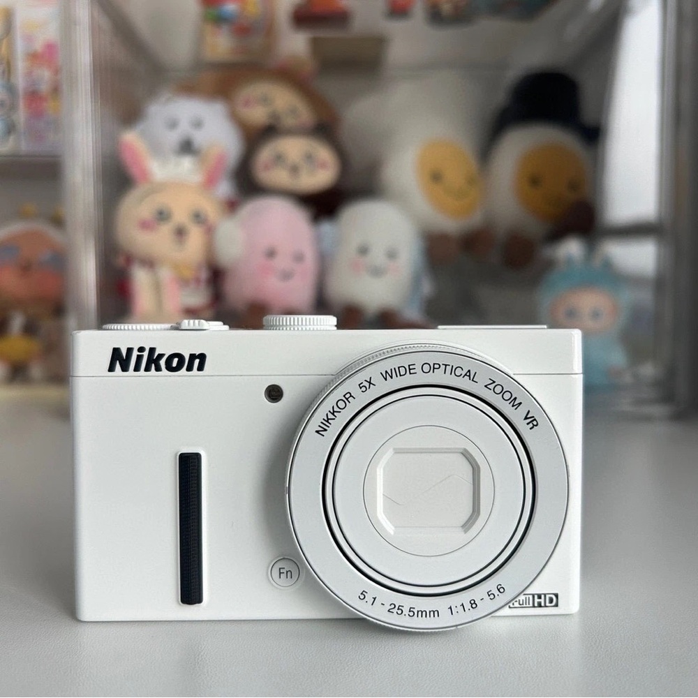 Nikon White Digital Camera with 5x Optical Zoom